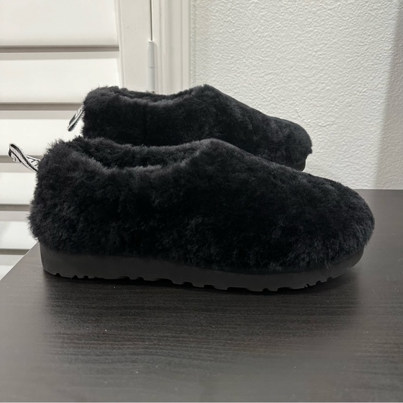 🚫SOLD🚫 Authentic UGG Sugar Sole Genuine Shearling Bootie women's Size: 8 New - Picture 3 of 8